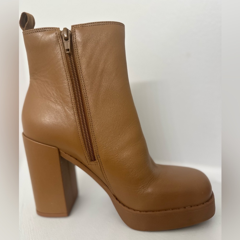 Gianni Bini Leather Platform chunky block heel Boots 8.0 NEW